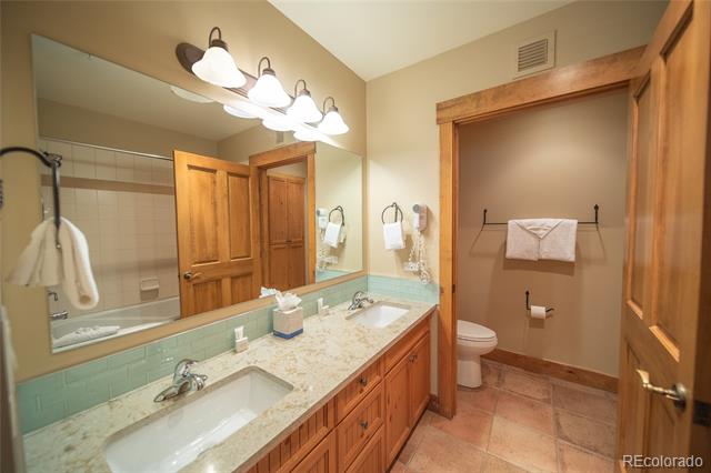 53 Hunki Dori Court Unit: 8802