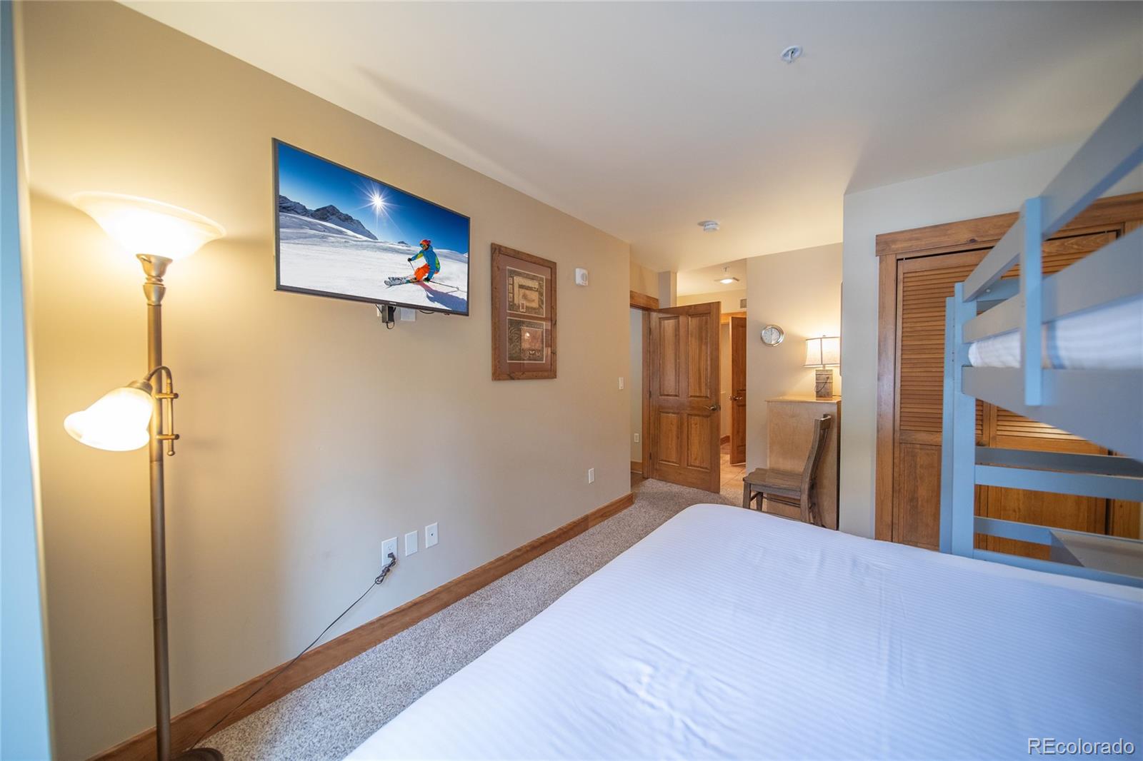 53 Hunki Dori Court Unit: 8802