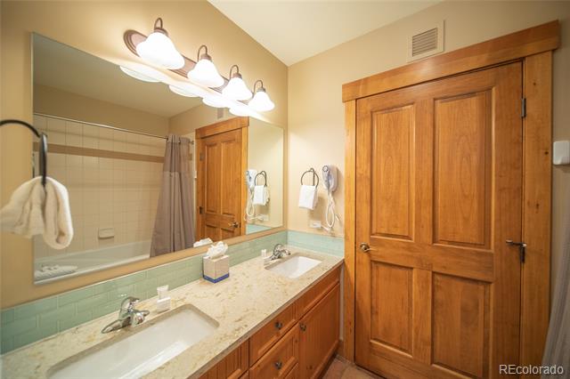 53 Hunki Dori Court Unit: 8802