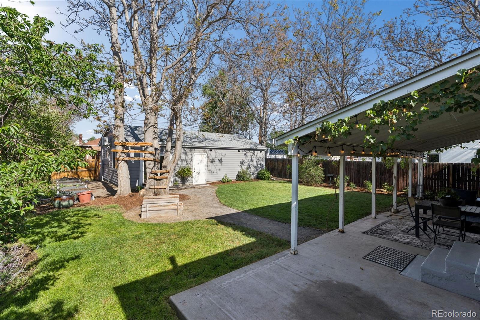 3045 N Columbine Street