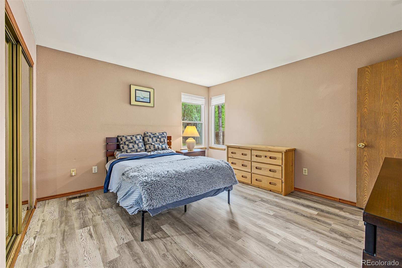 846 E 132nd Drive