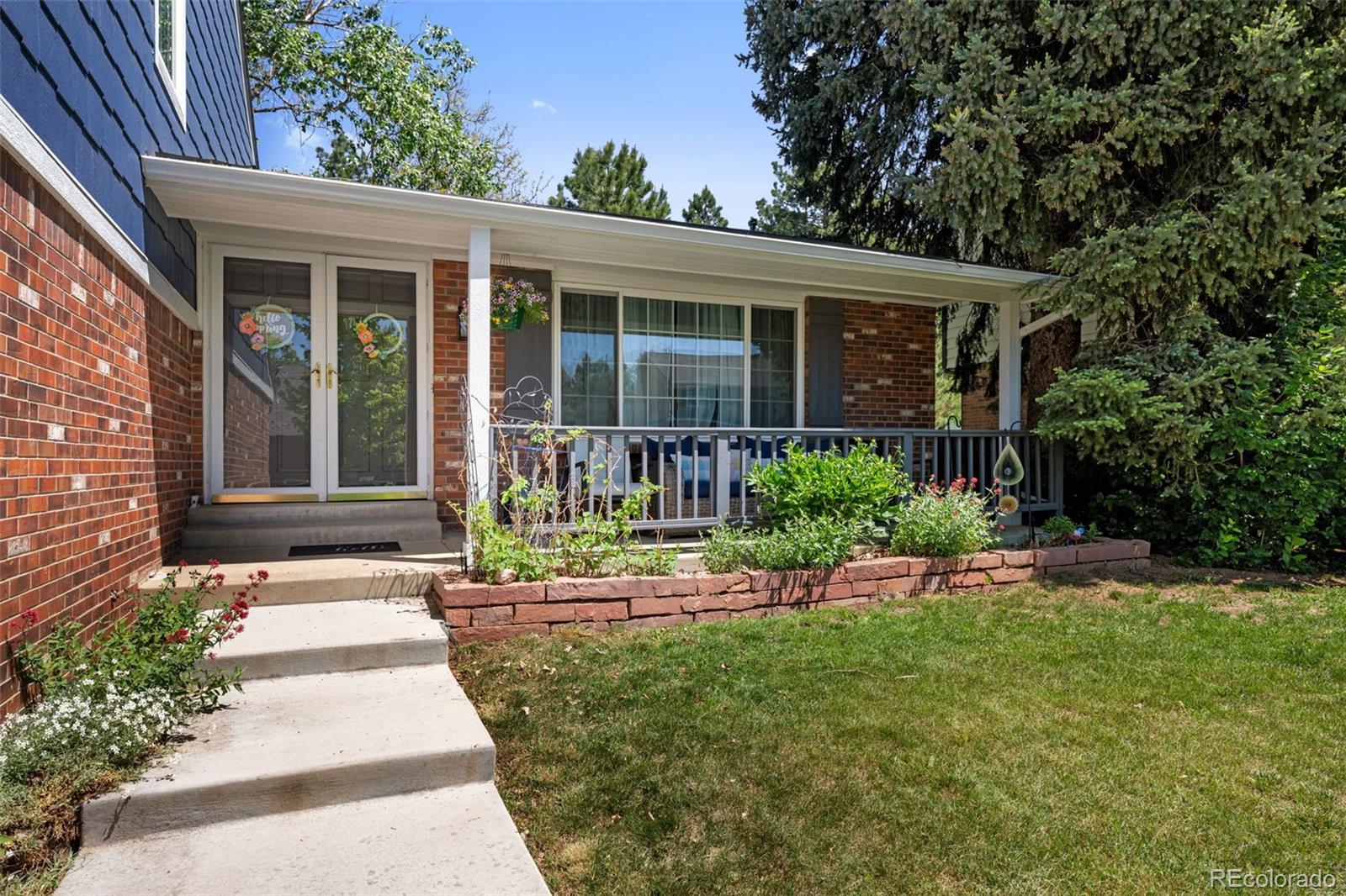 3767 E Phillips Circle