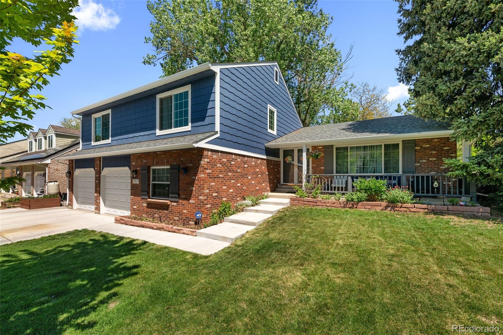 3767 E Phillips Circle