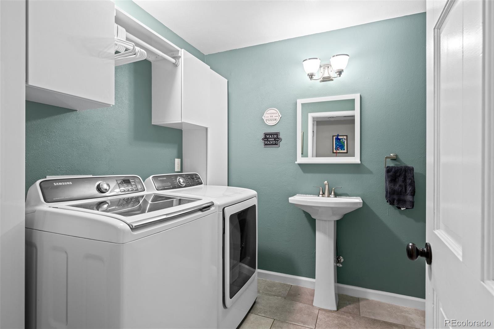 3767 E Phillips Circle