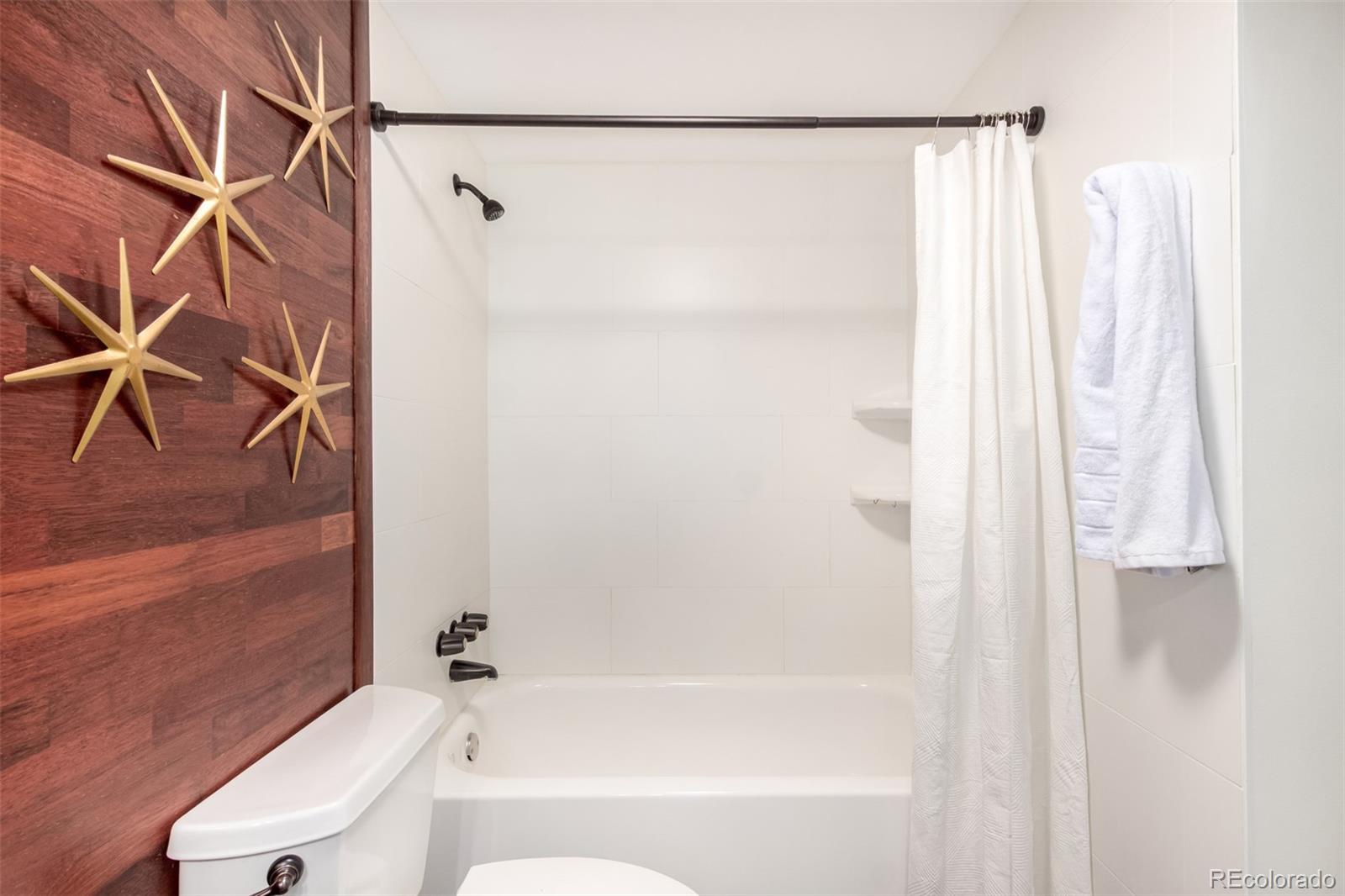 1260 York Street Unit: 204