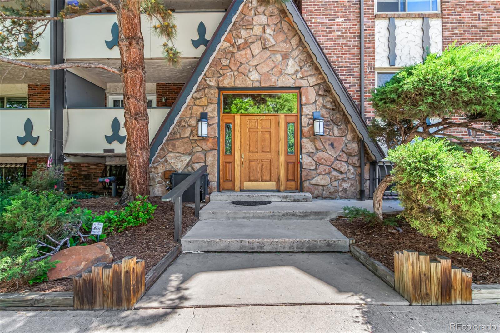 1260 York Street Unit: 204