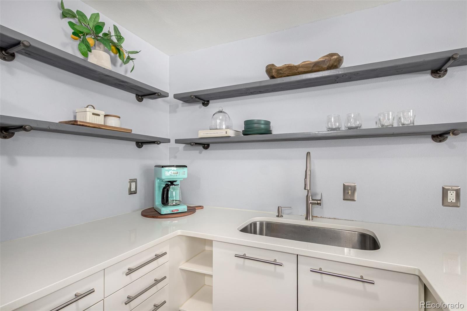 1260 York Street Unit: 204