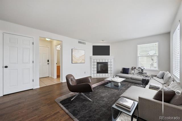1623 E 164th Place