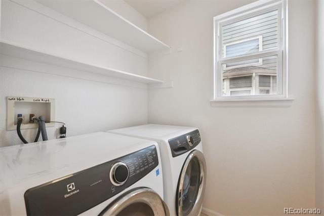 1623 E 164th Place