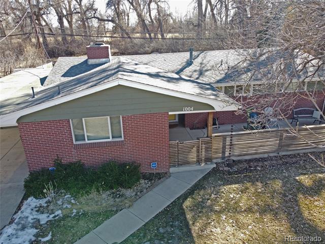 1004 W Shepperd Avenue