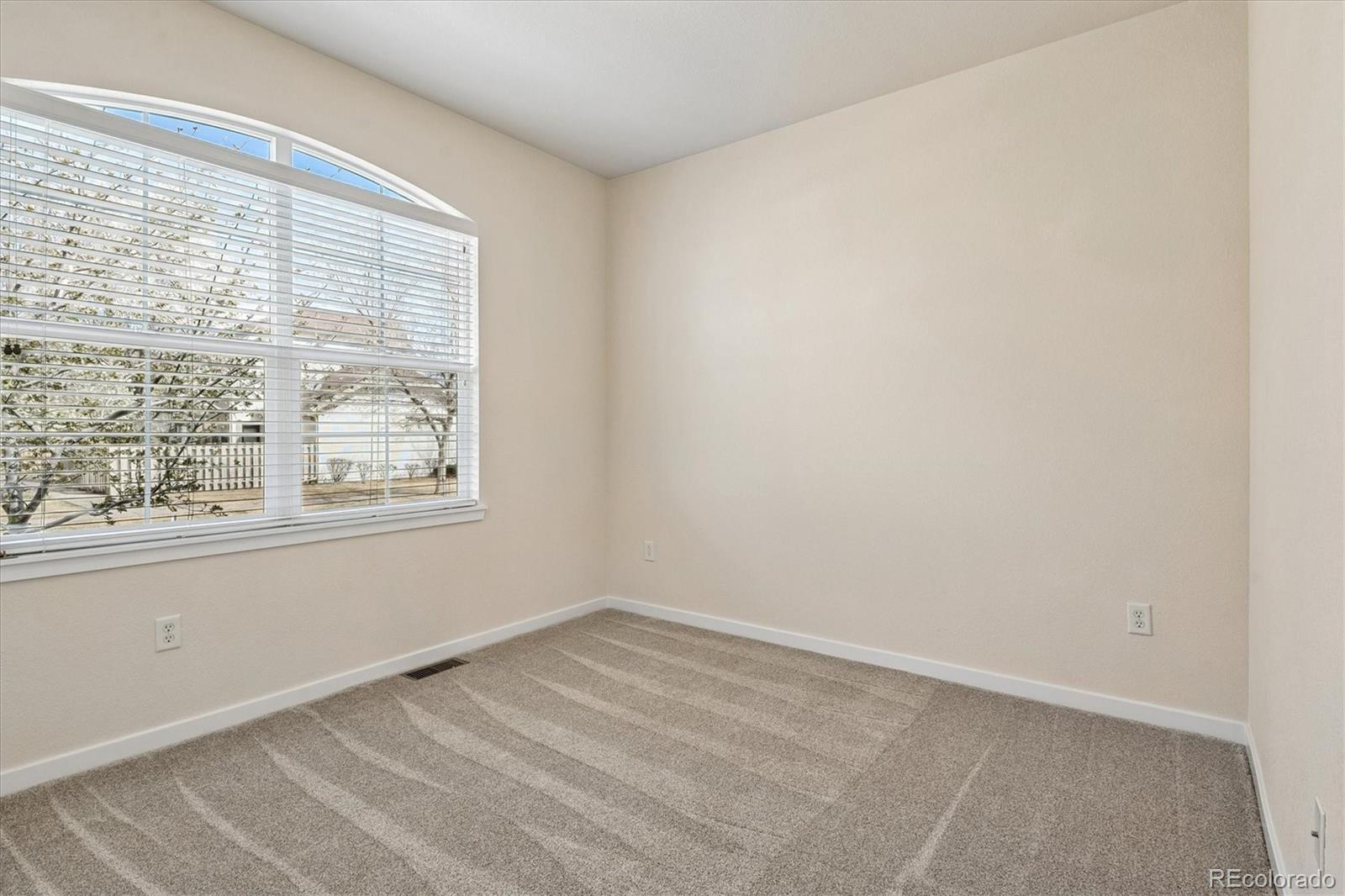 3722 Red Deer Trail