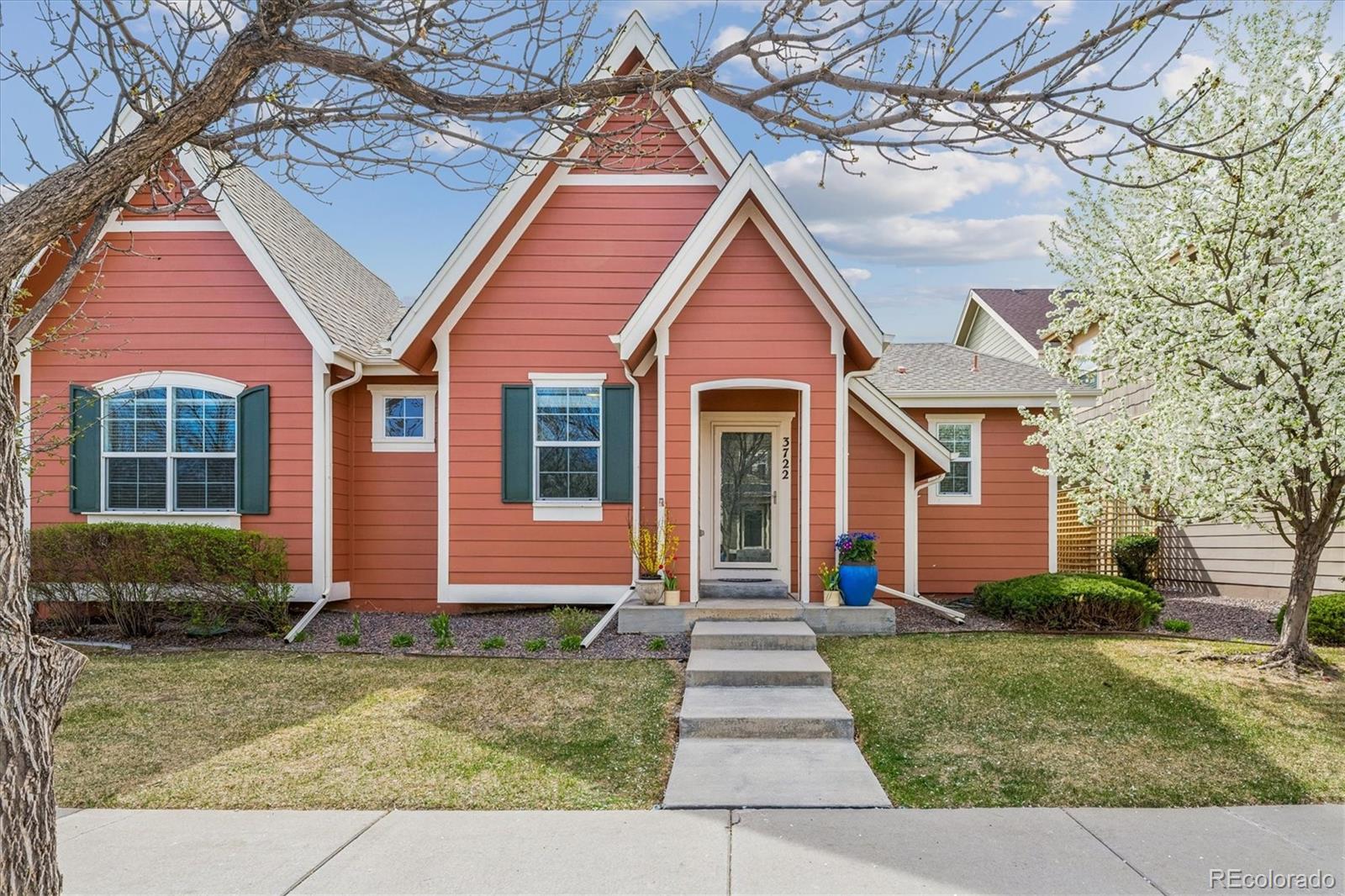 3722 Red Deer Trail