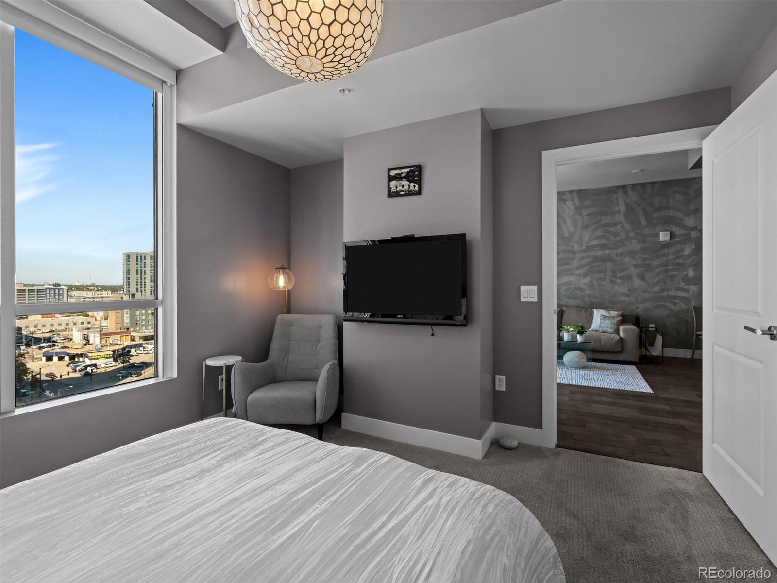 2001 Lincoln Street Unit: 920