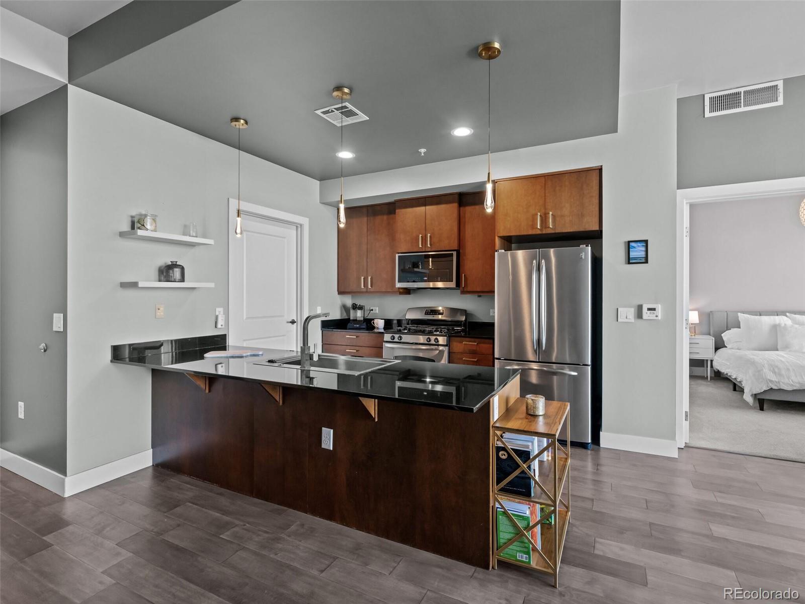 2001 Lincoln Street Unit: 920