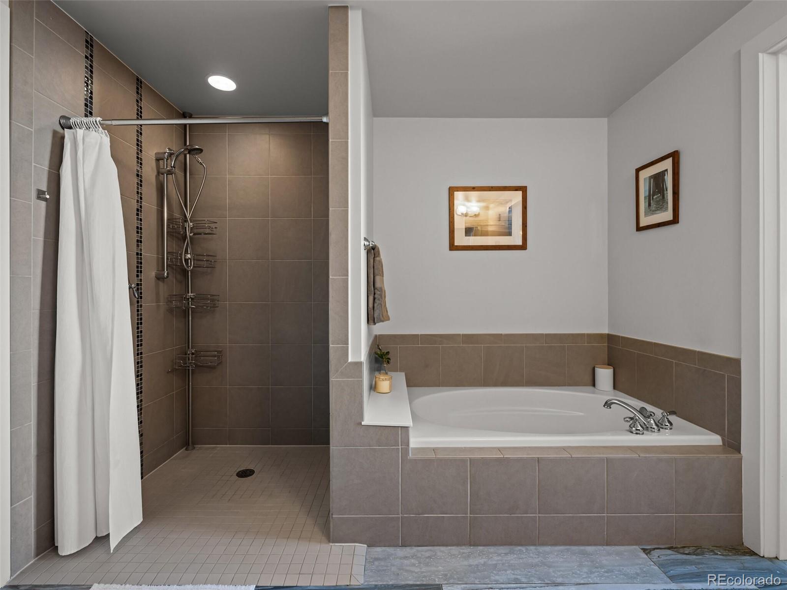 2001 Lincoln Street Unit: 920