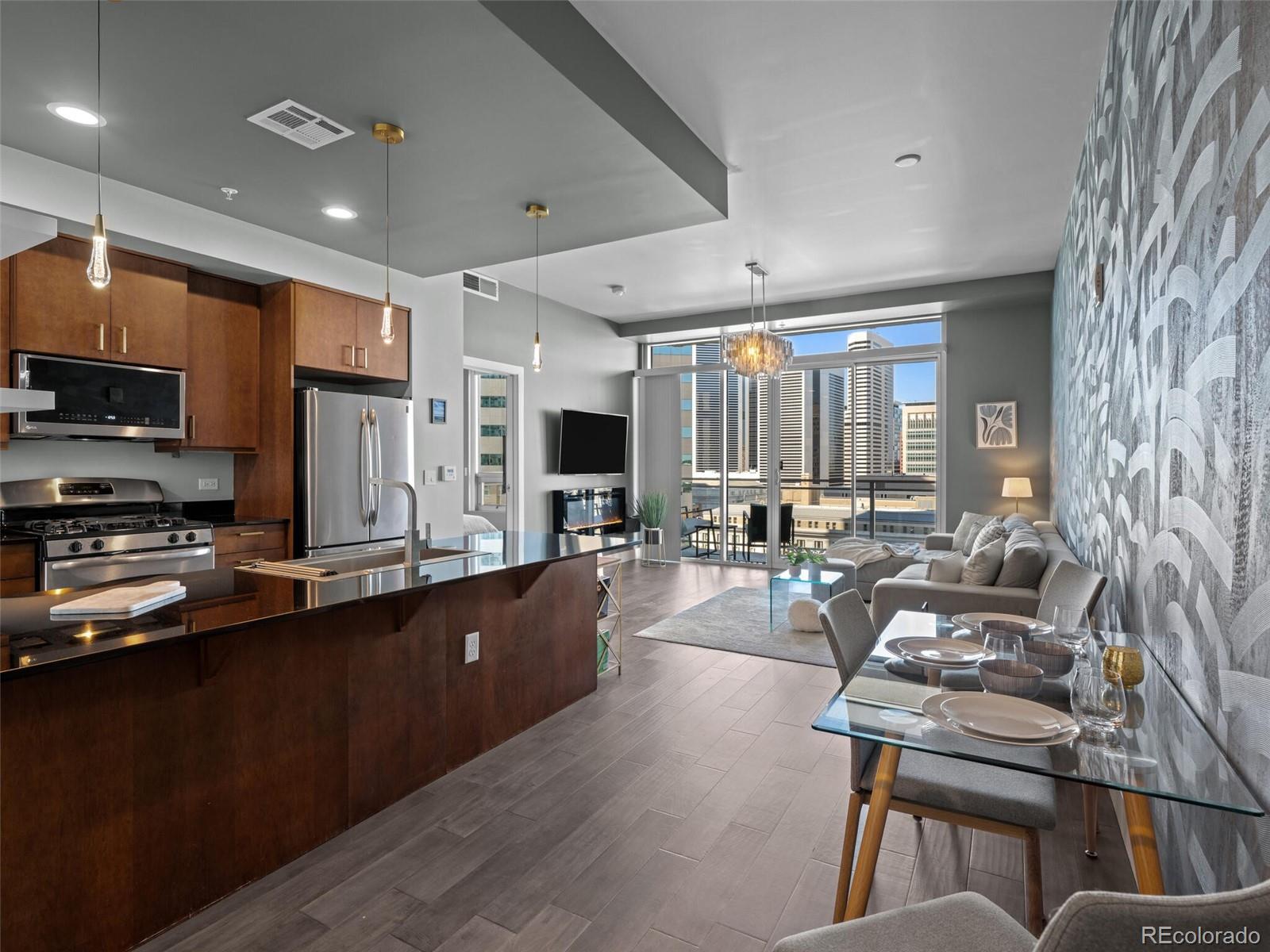 2001 Lincoln Street Unit: 920