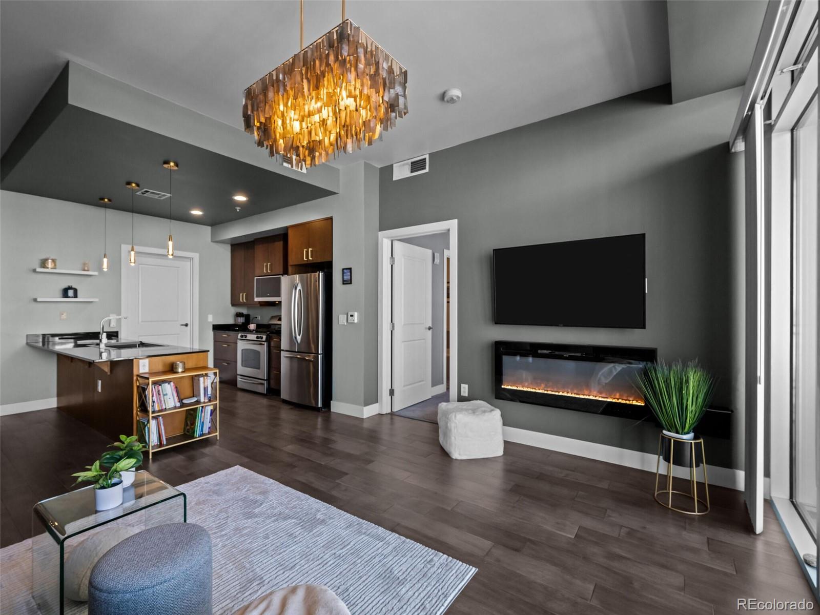 2001 Lincoln Street Unit: 920