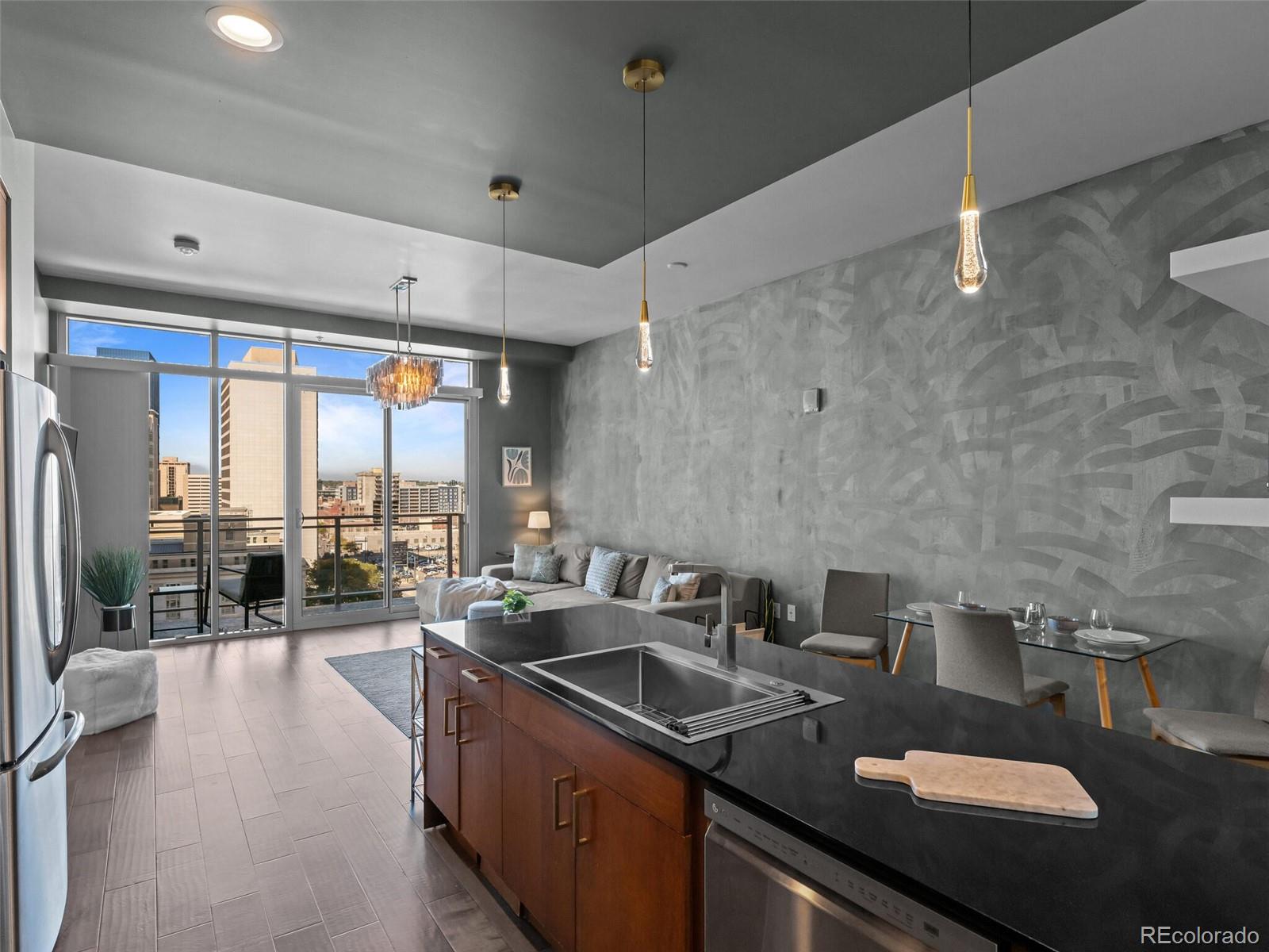 2001 Lincoln Street Unit: 920