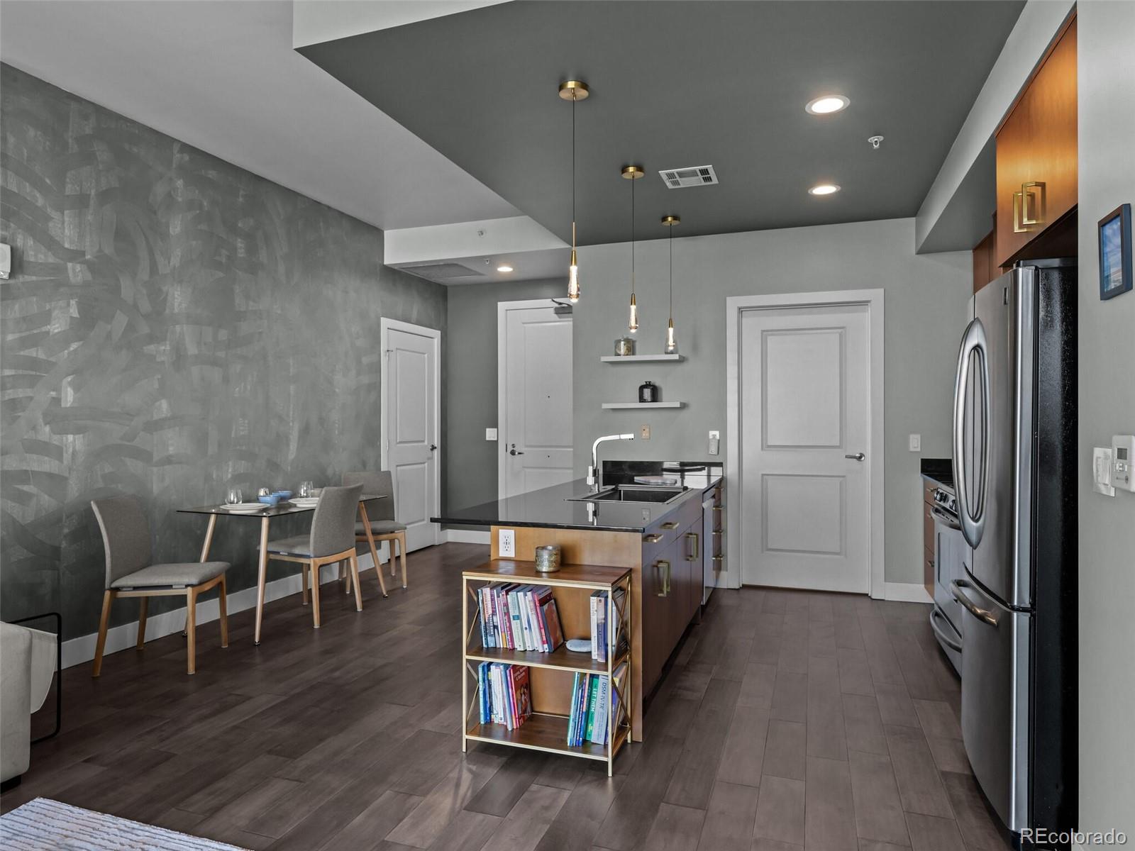 2001 Lincoln Street Unit: 920