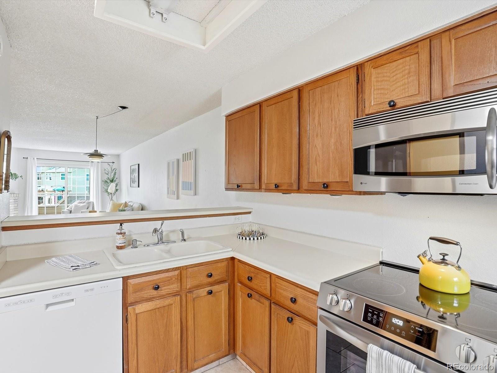 1818 S Quebec Way Unit: 4-2