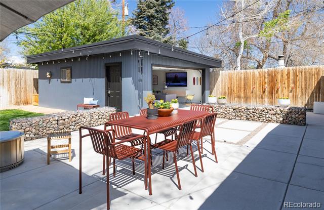 1321 S Edison Way