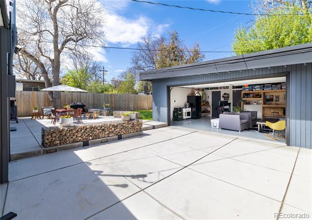 1321 S Edison Way