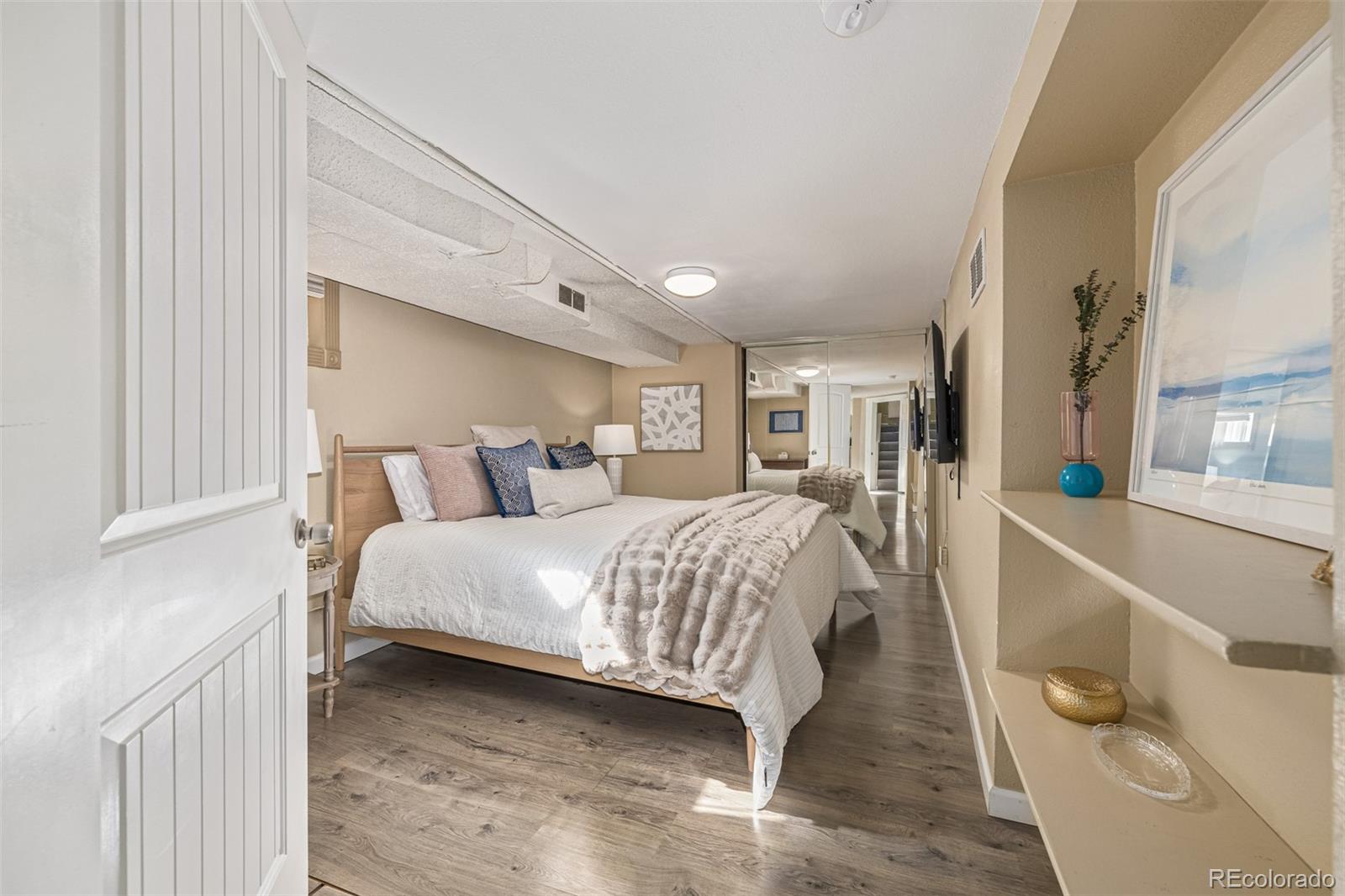 4350 Shoshone Street