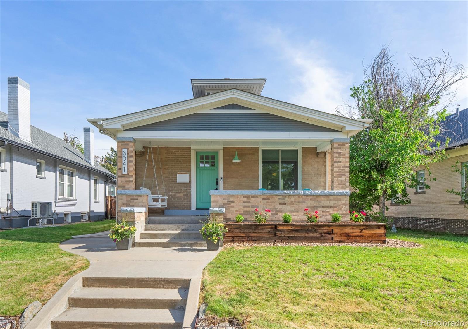 3041 W Clyde Place