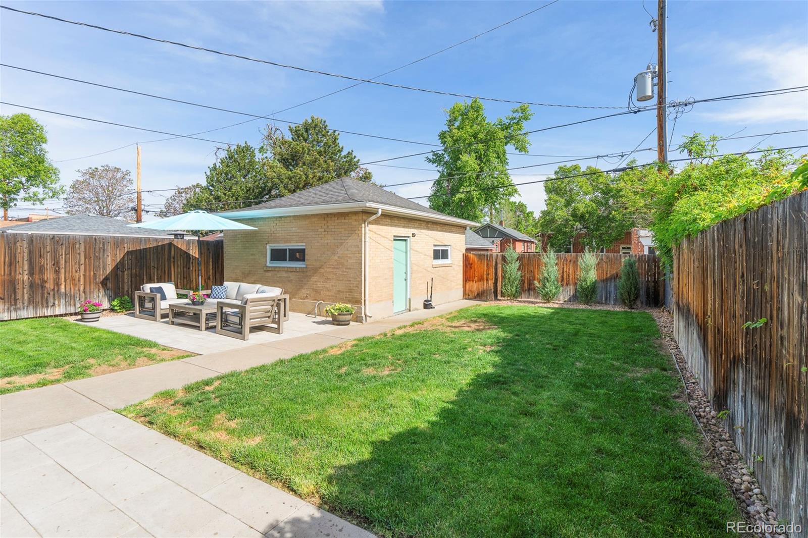 3041 W Clyde Place