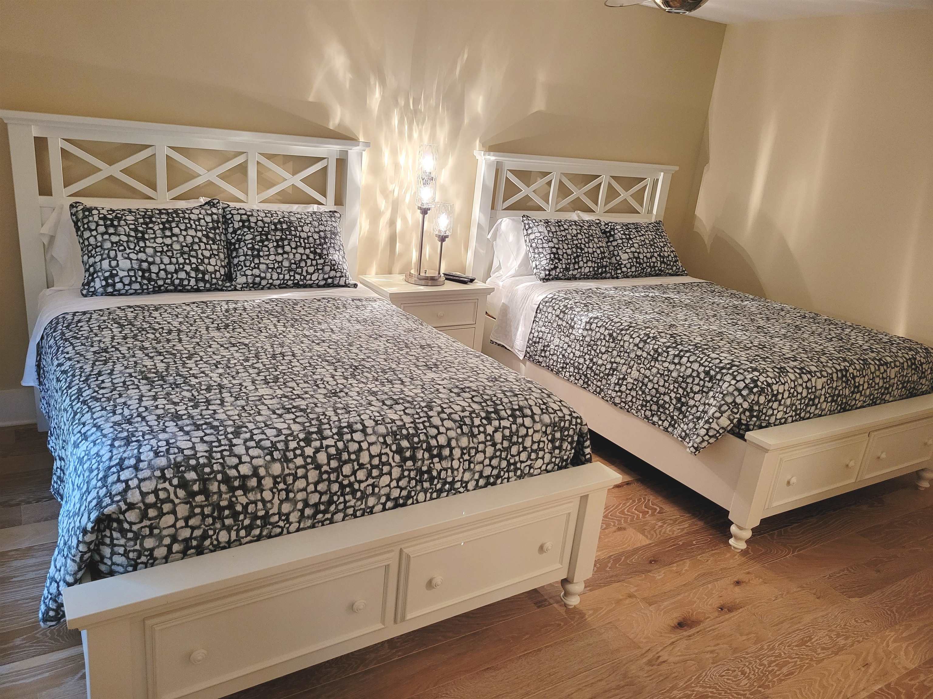 806 Madiera Dr. Unit: #20