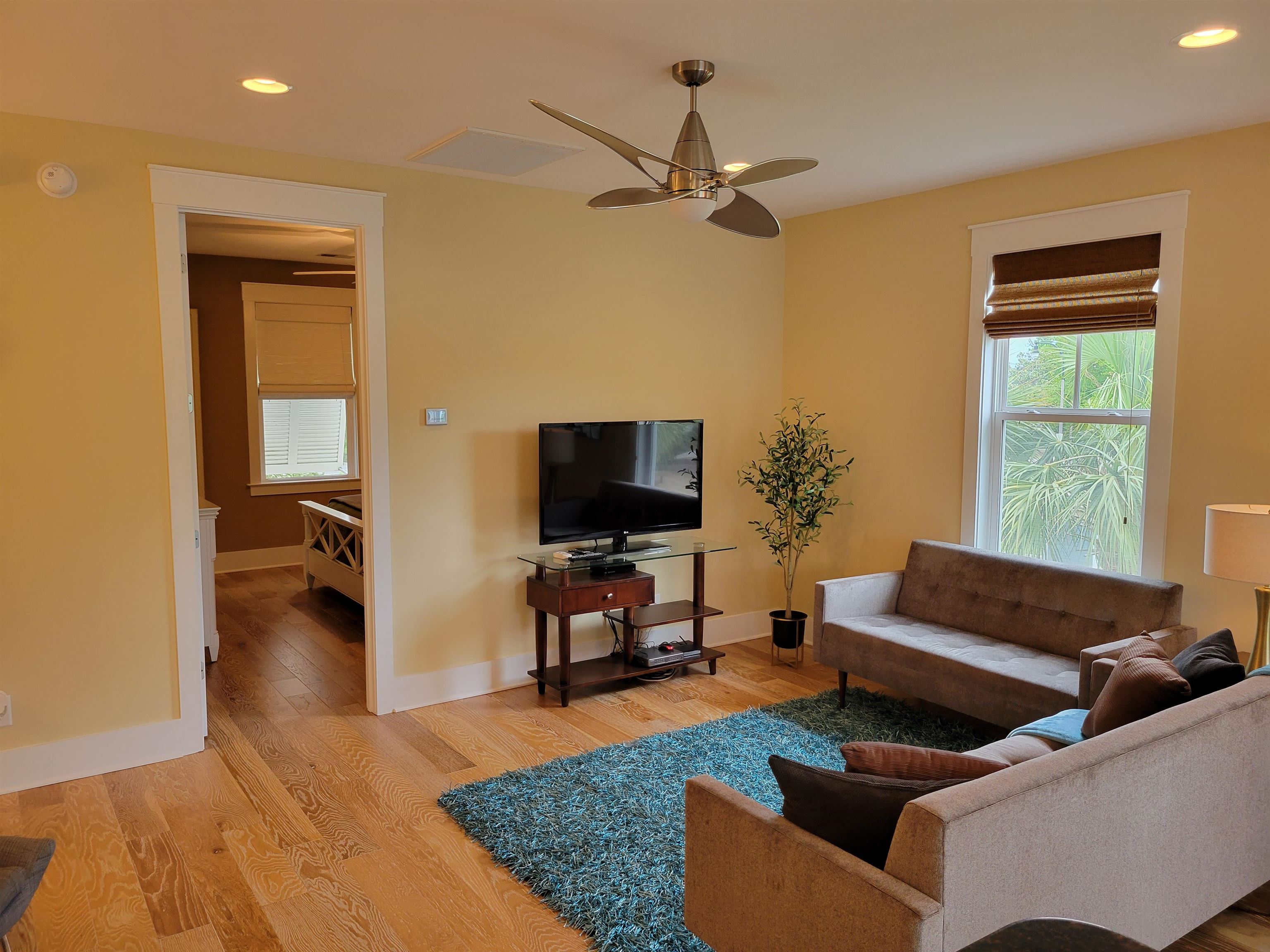 806 Madiera Dr. Unit: #20