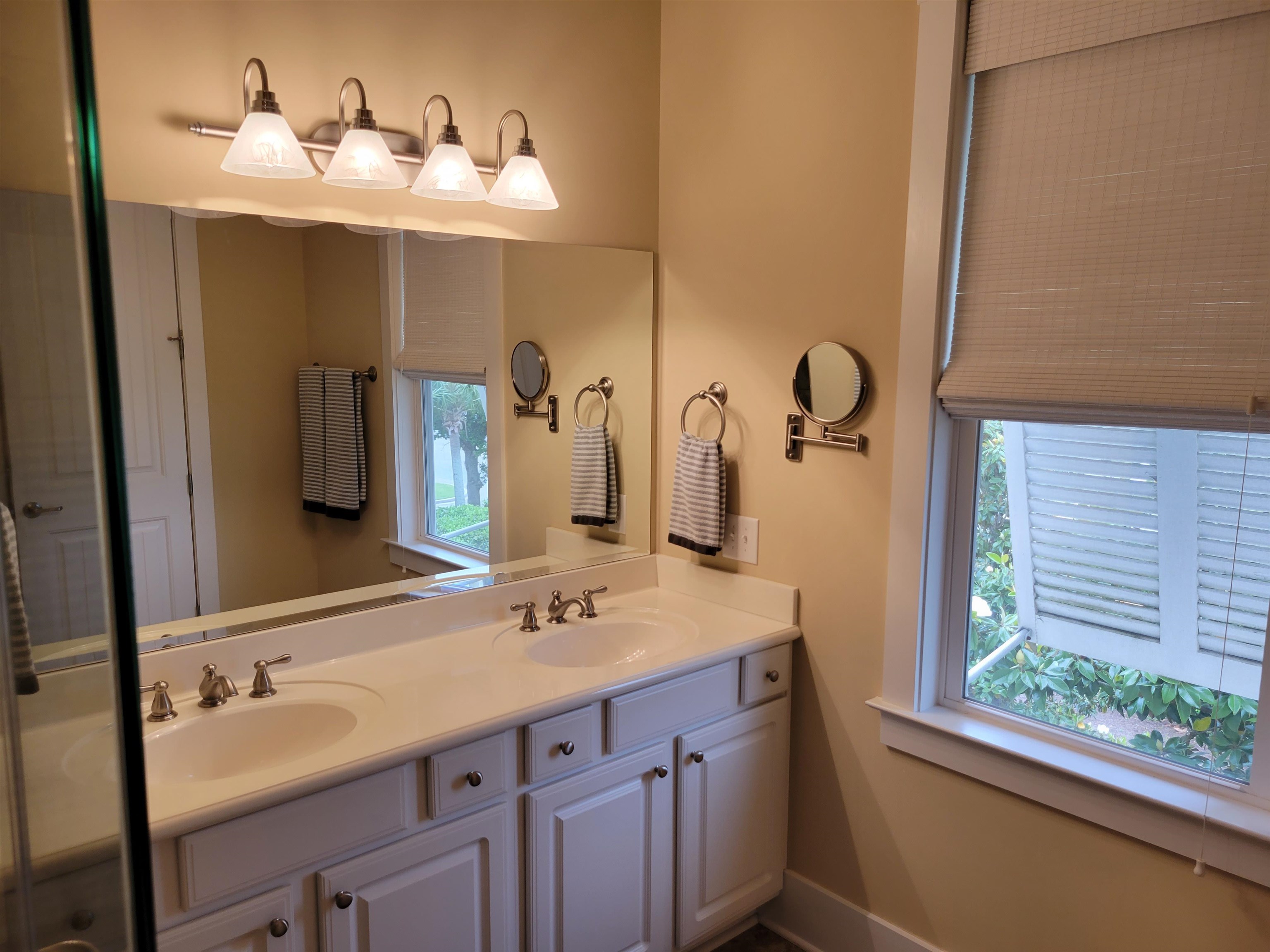 806 Madiera Dr. Unit: #20