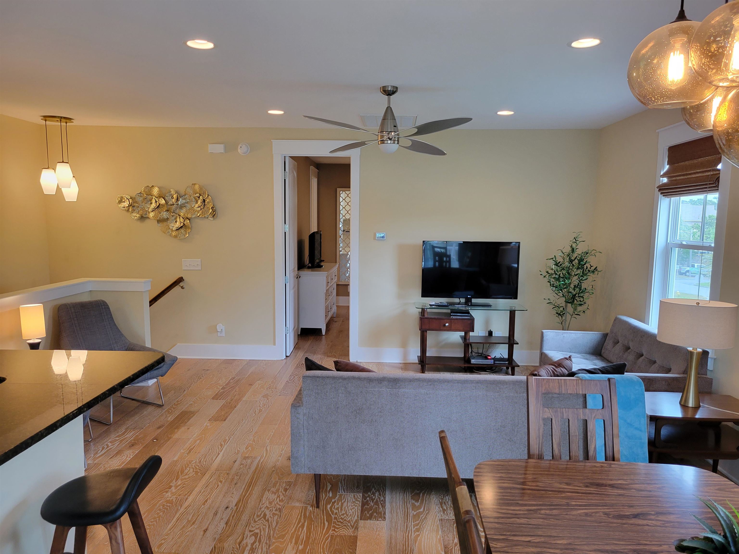 806 Madiera Dr. Unit: #20