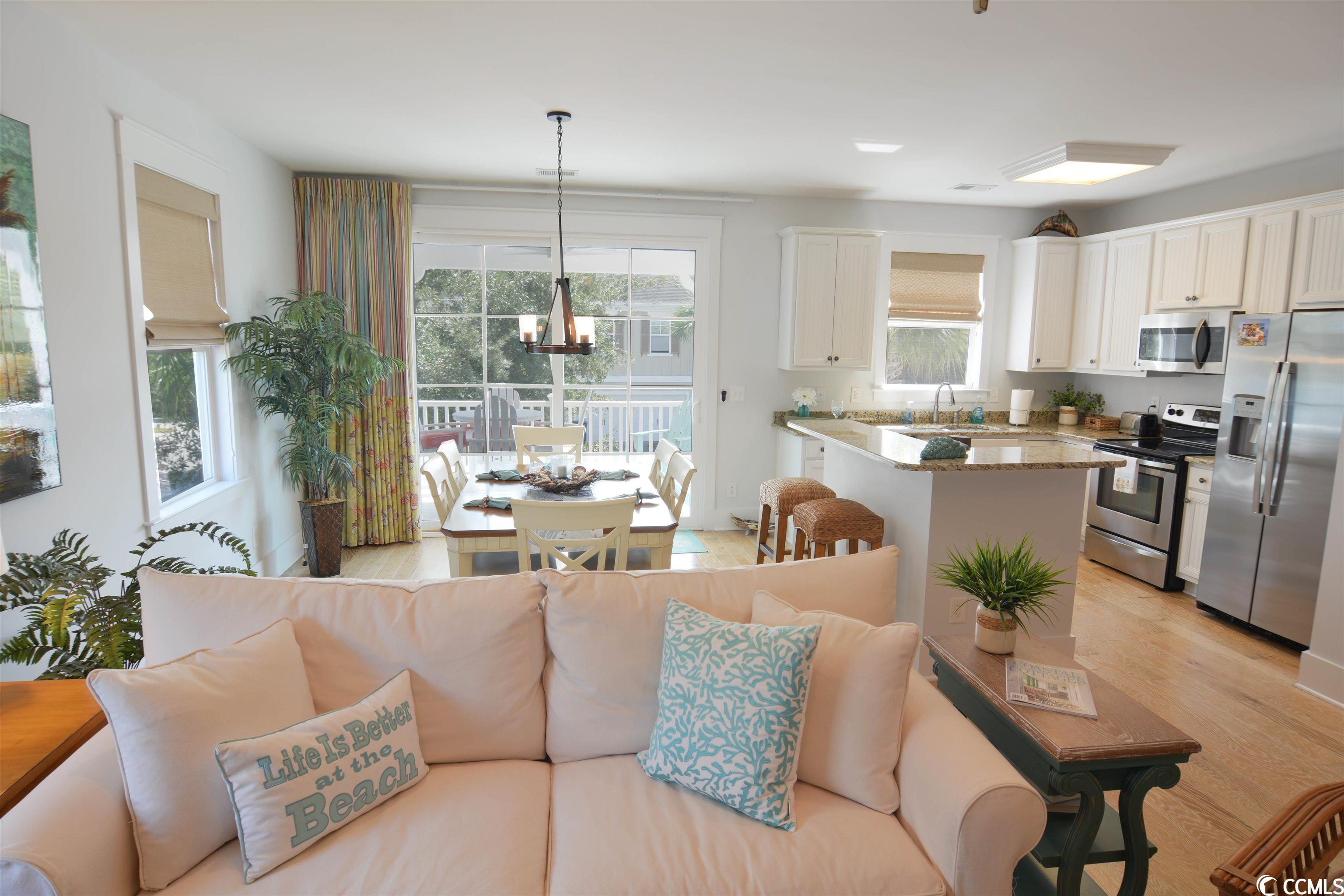 820 Madiera Dr. Unit: 14