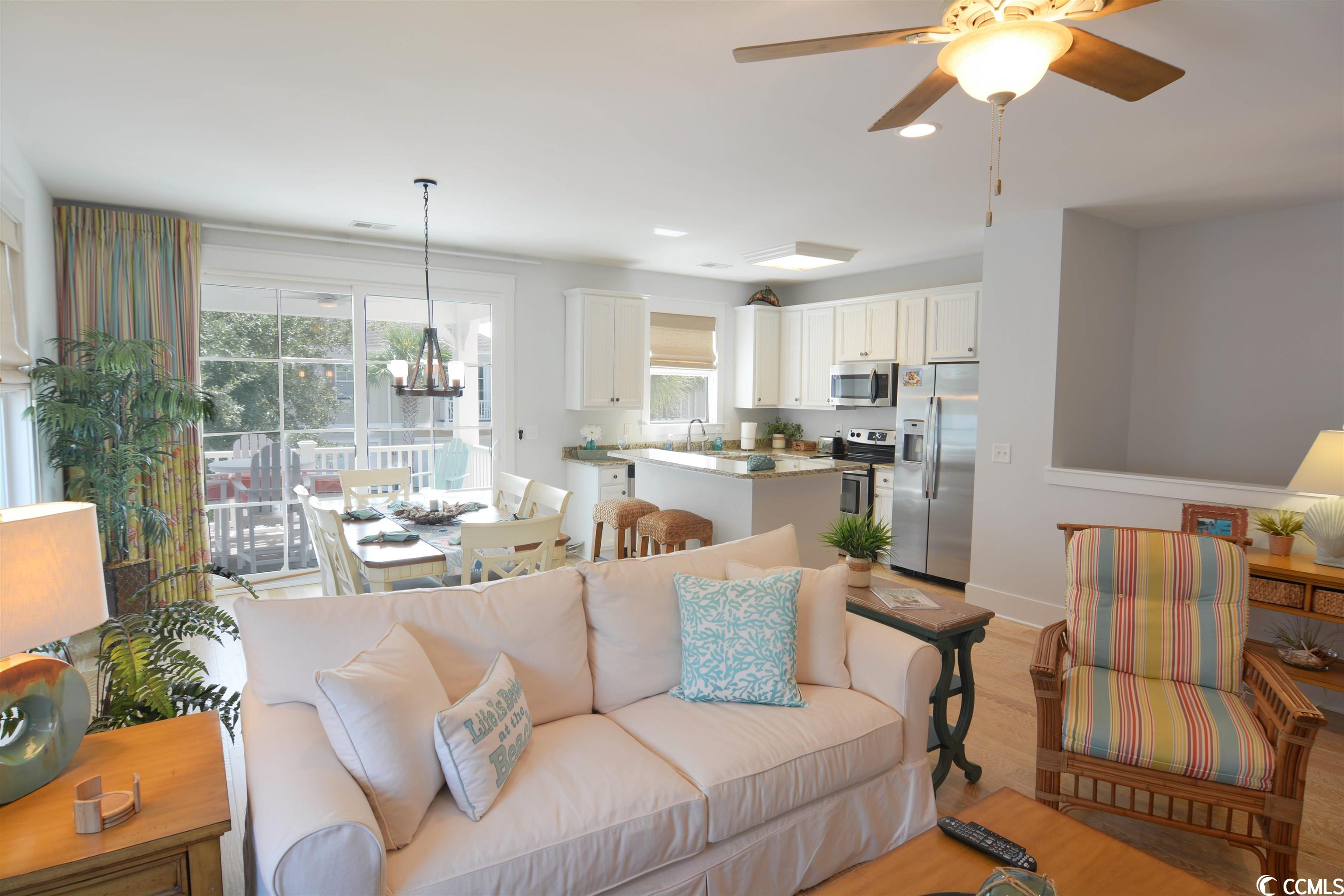 820 Madiera Dr. Unit: 14