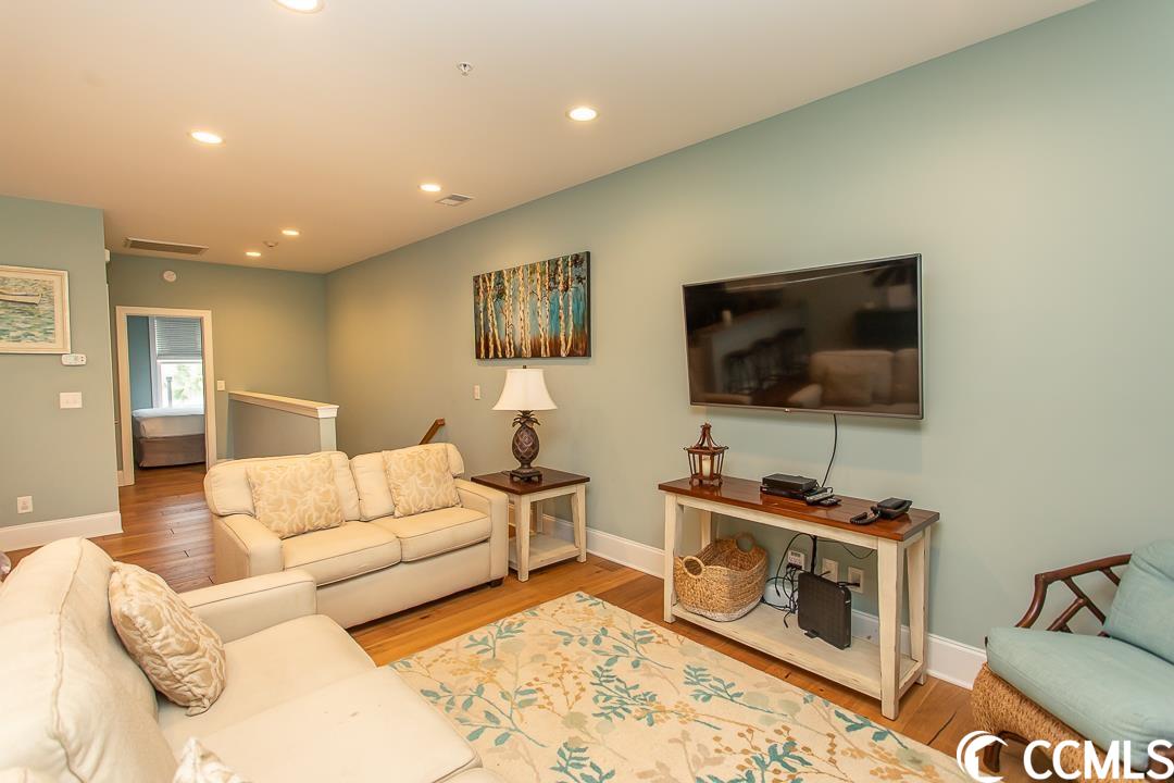 730 Madiera Dr. Unit: 7-201