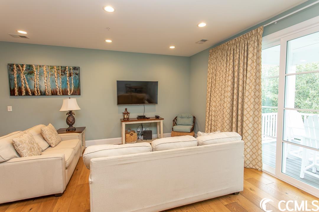 730 Madiera Dr. Unit: 7-201