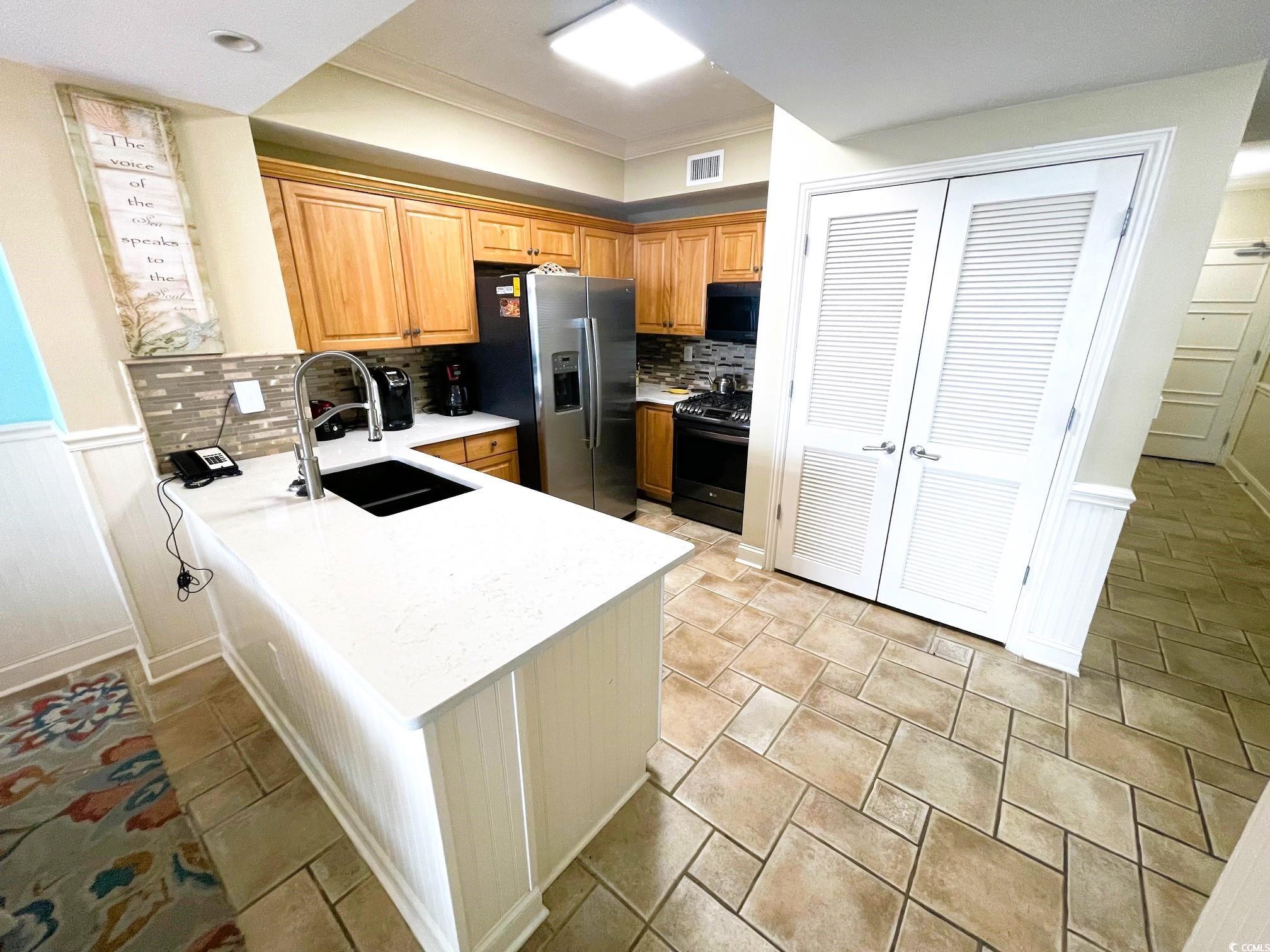 100 North Beach Blvd. 1004