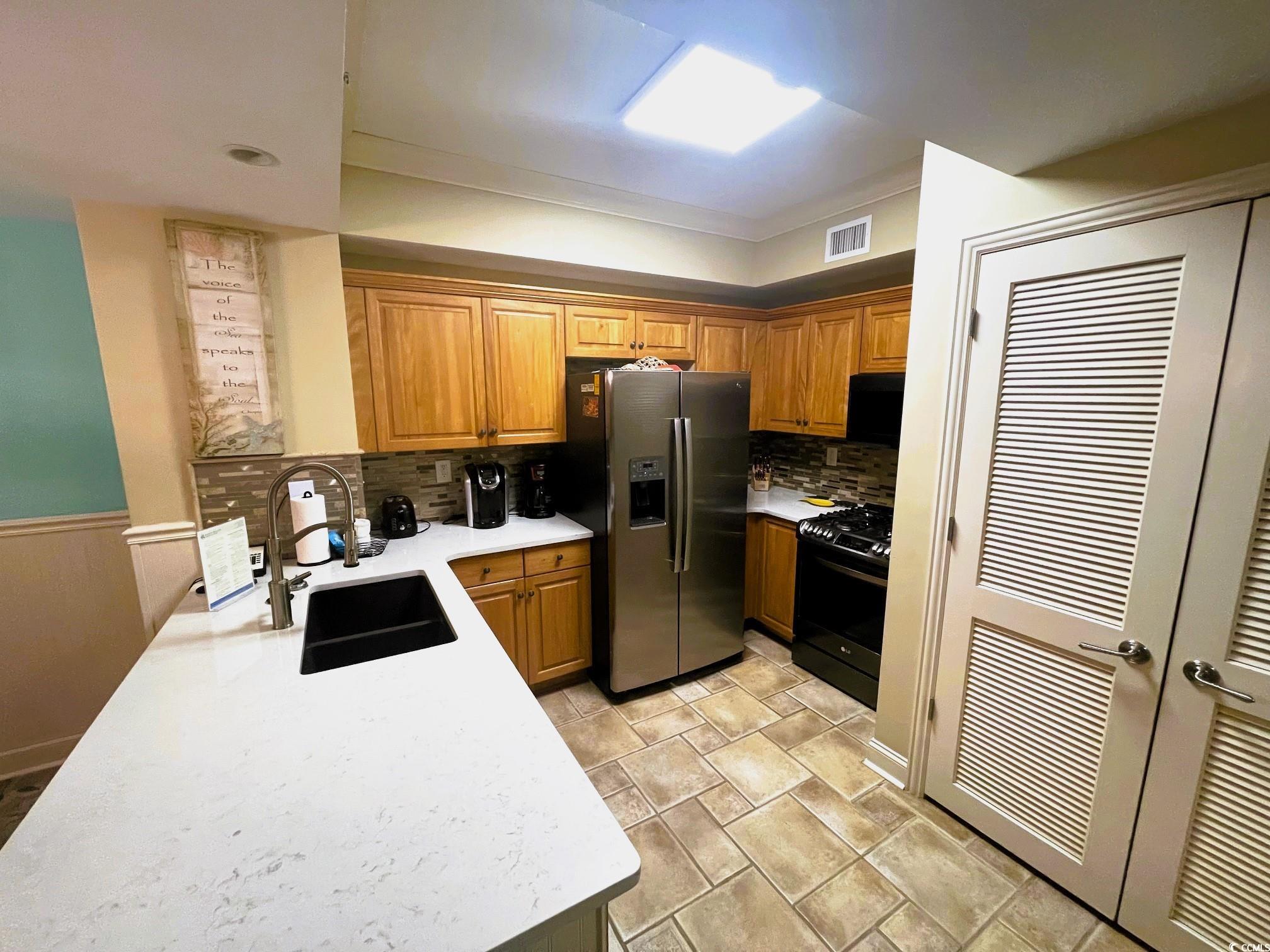 100 North Beach Blvd. 1004