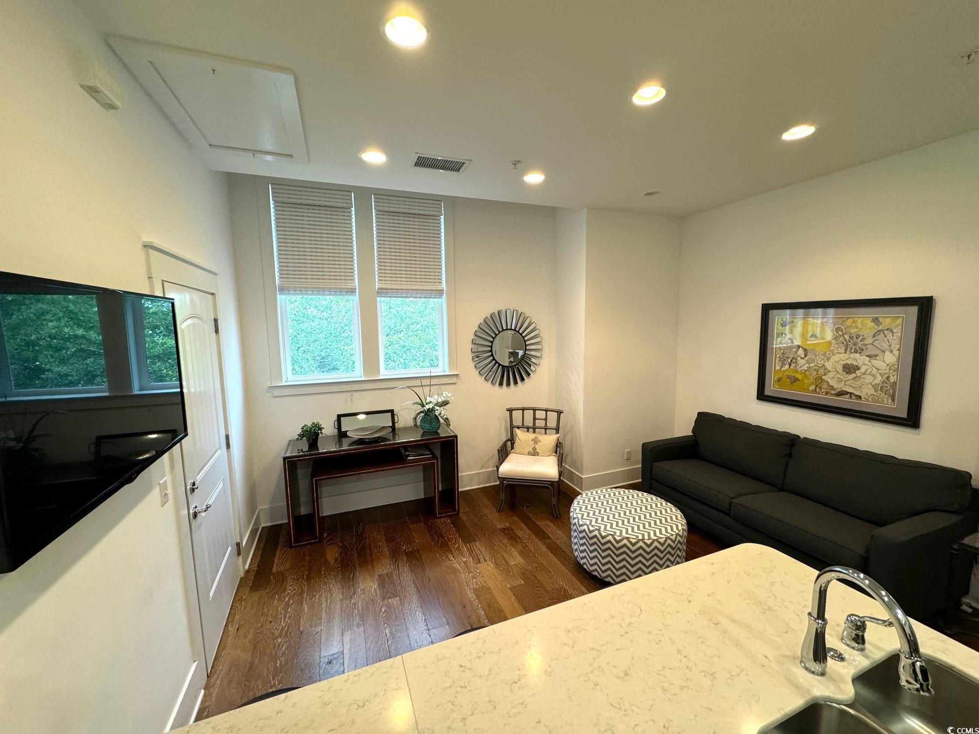 4916 N N Market St. Unit: 202