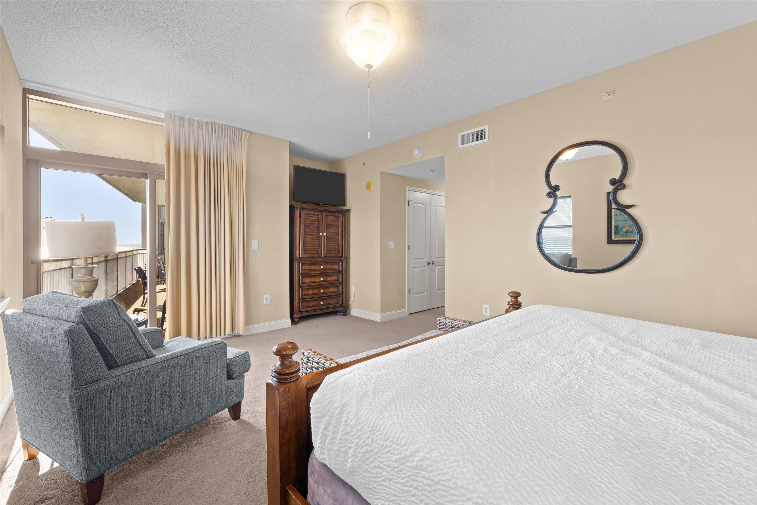 100 North Beach Blvd. Unit: 1701