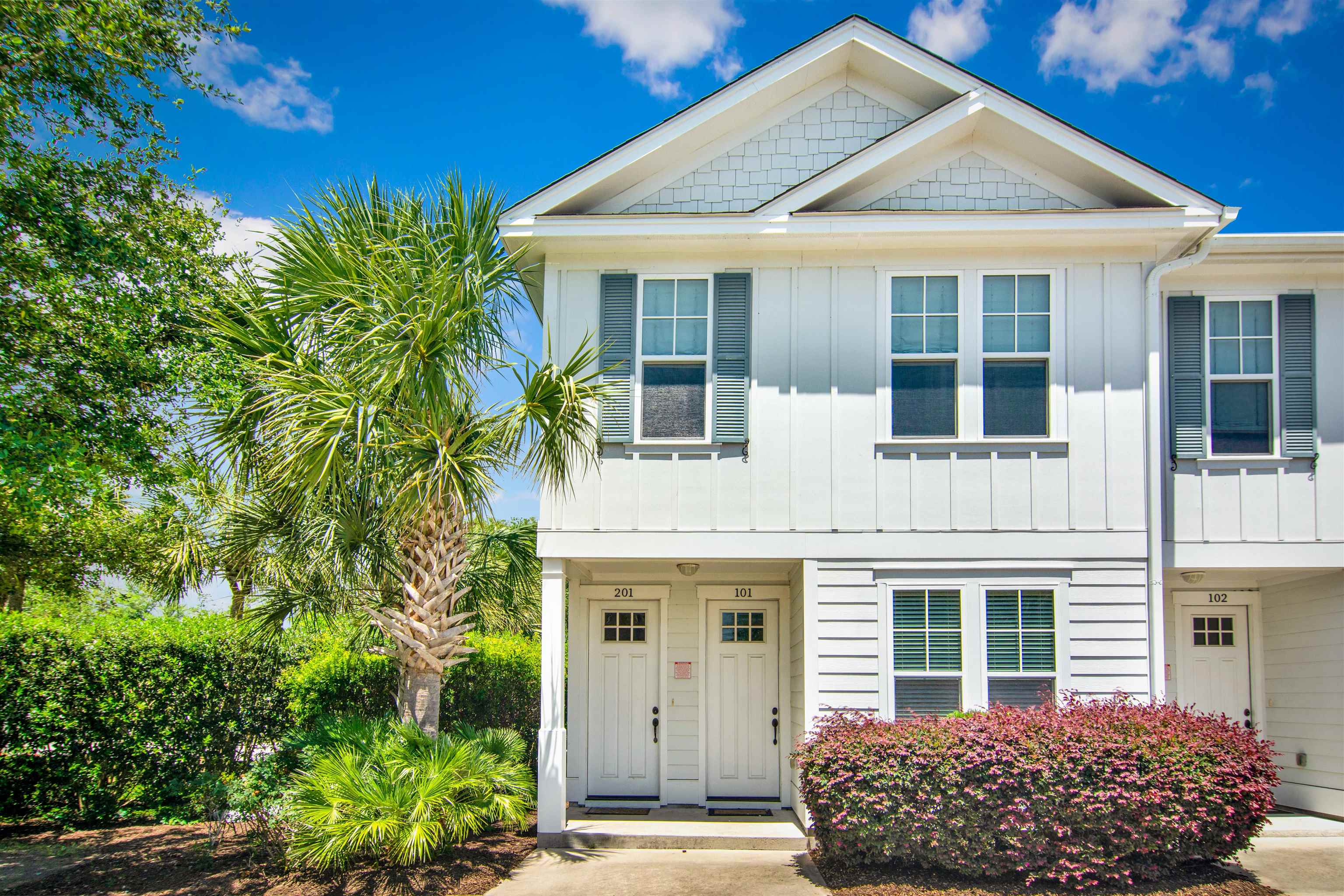 730 Madiera Dr. Unit: 201
