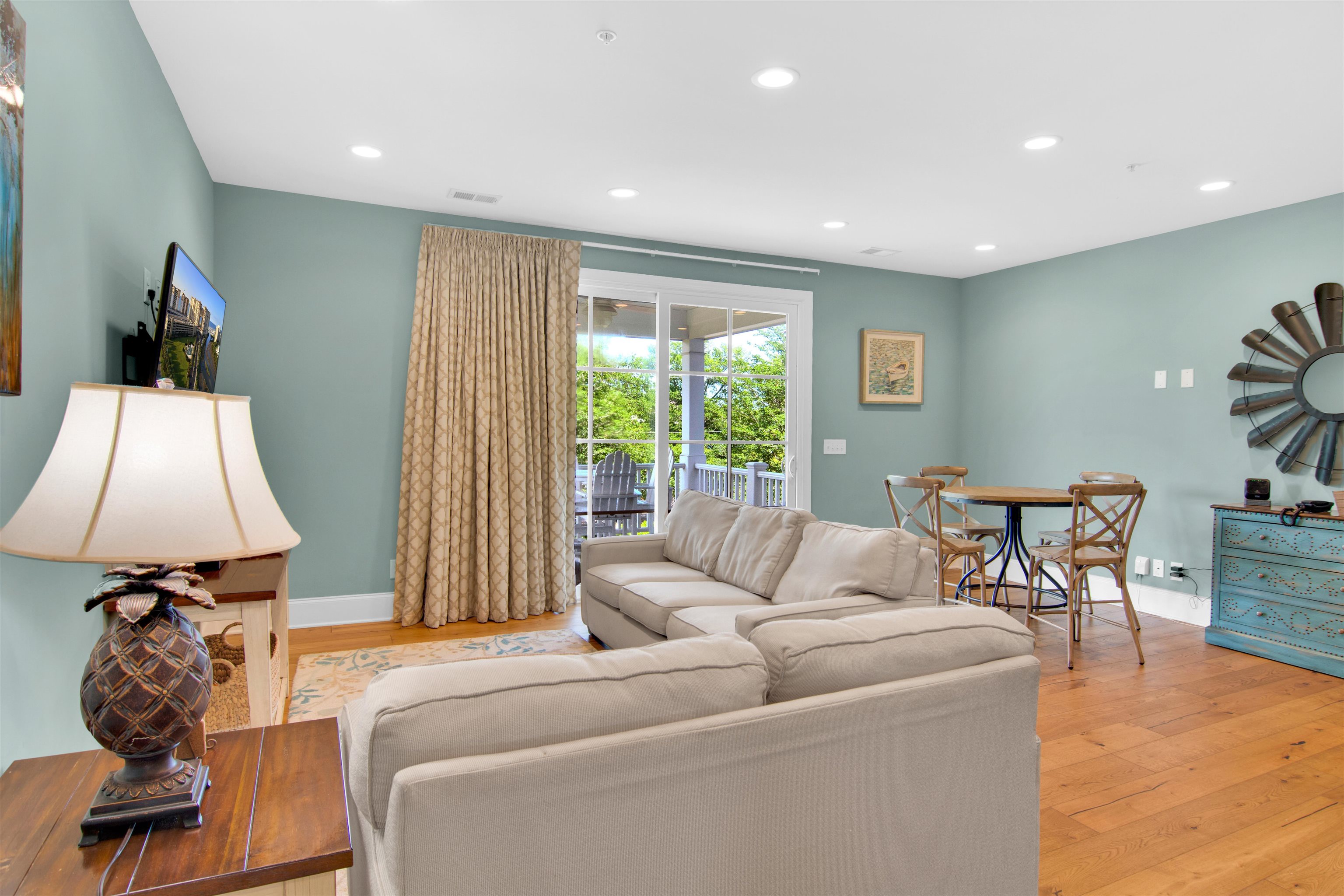 730 Madiera Dr. Unit: 201