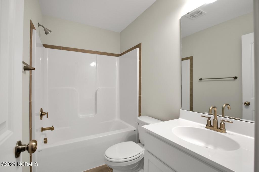 808 Colchester Reef Run