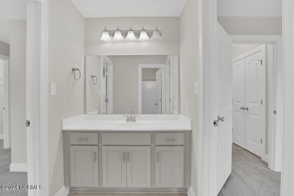 805 Colchester Reef Run