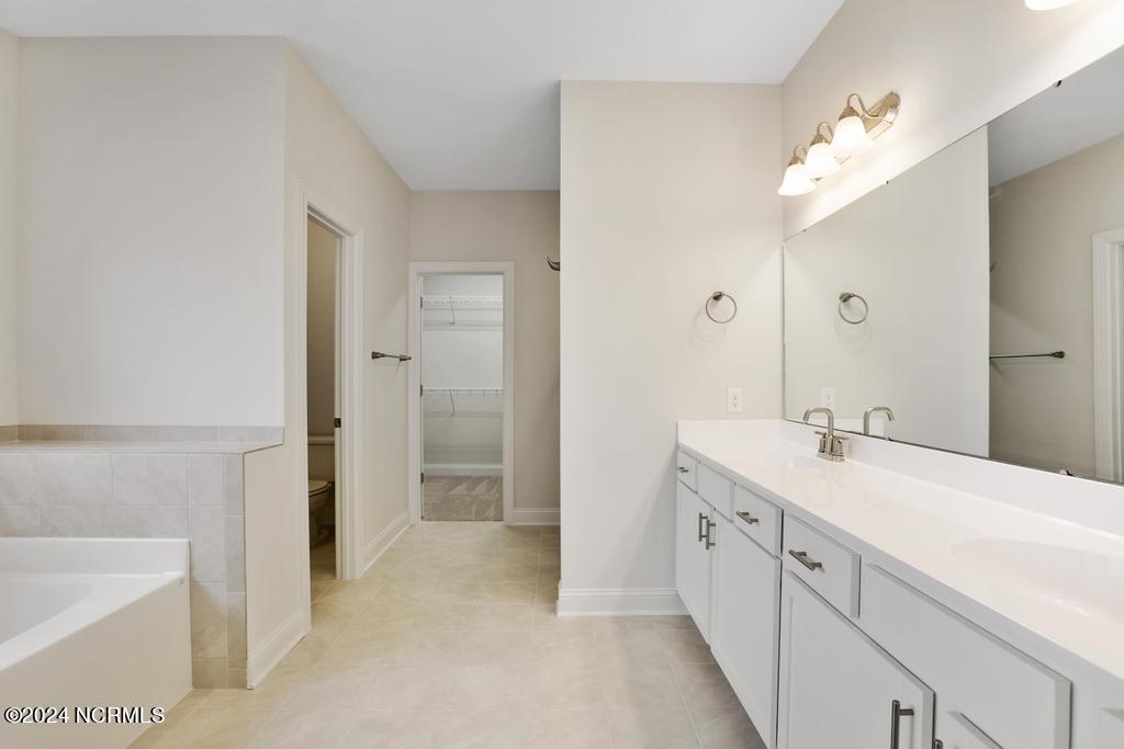 558 White Shoal Way