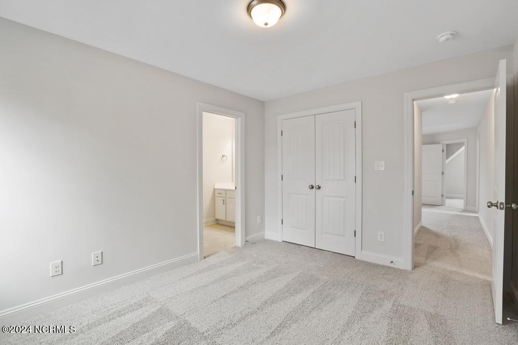 558 White Shoal Way