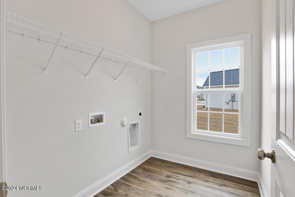 558 White Shoal Way