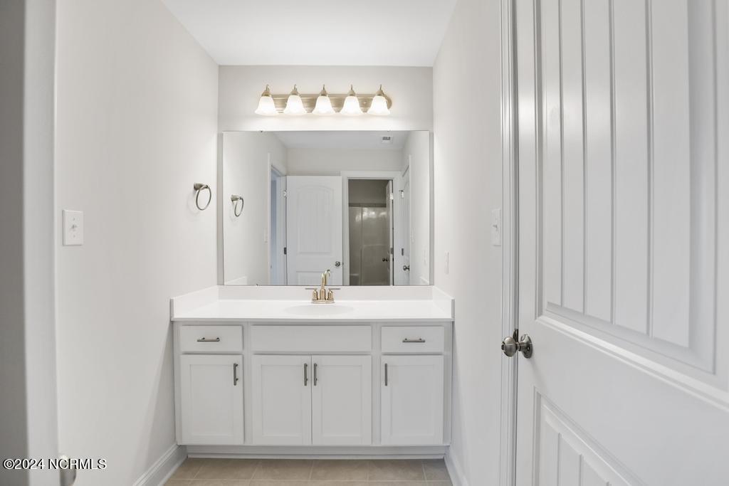 558 White Shoal Way