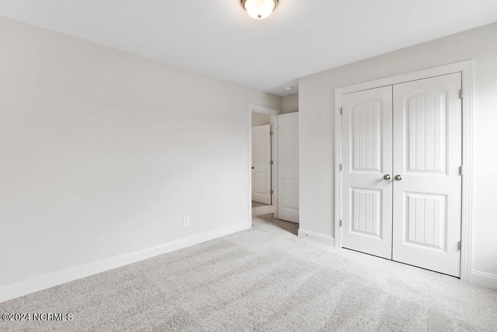 558 White Shoal Way